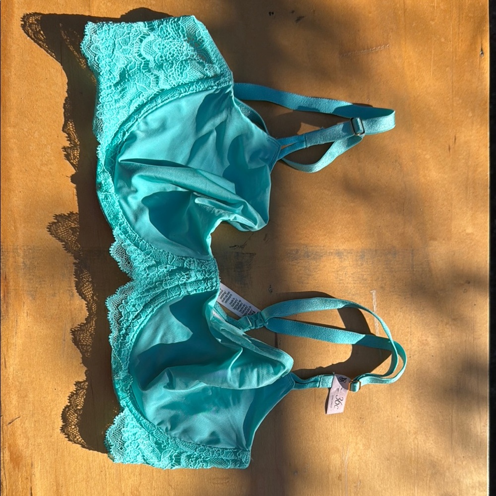 Victoria's Secret Turquoise Lace Bra